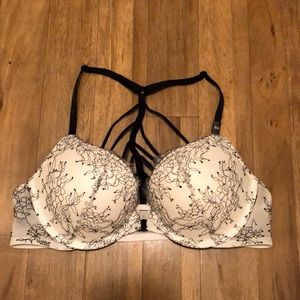 Victoria’s Secret bra. New with tags! Never worn!